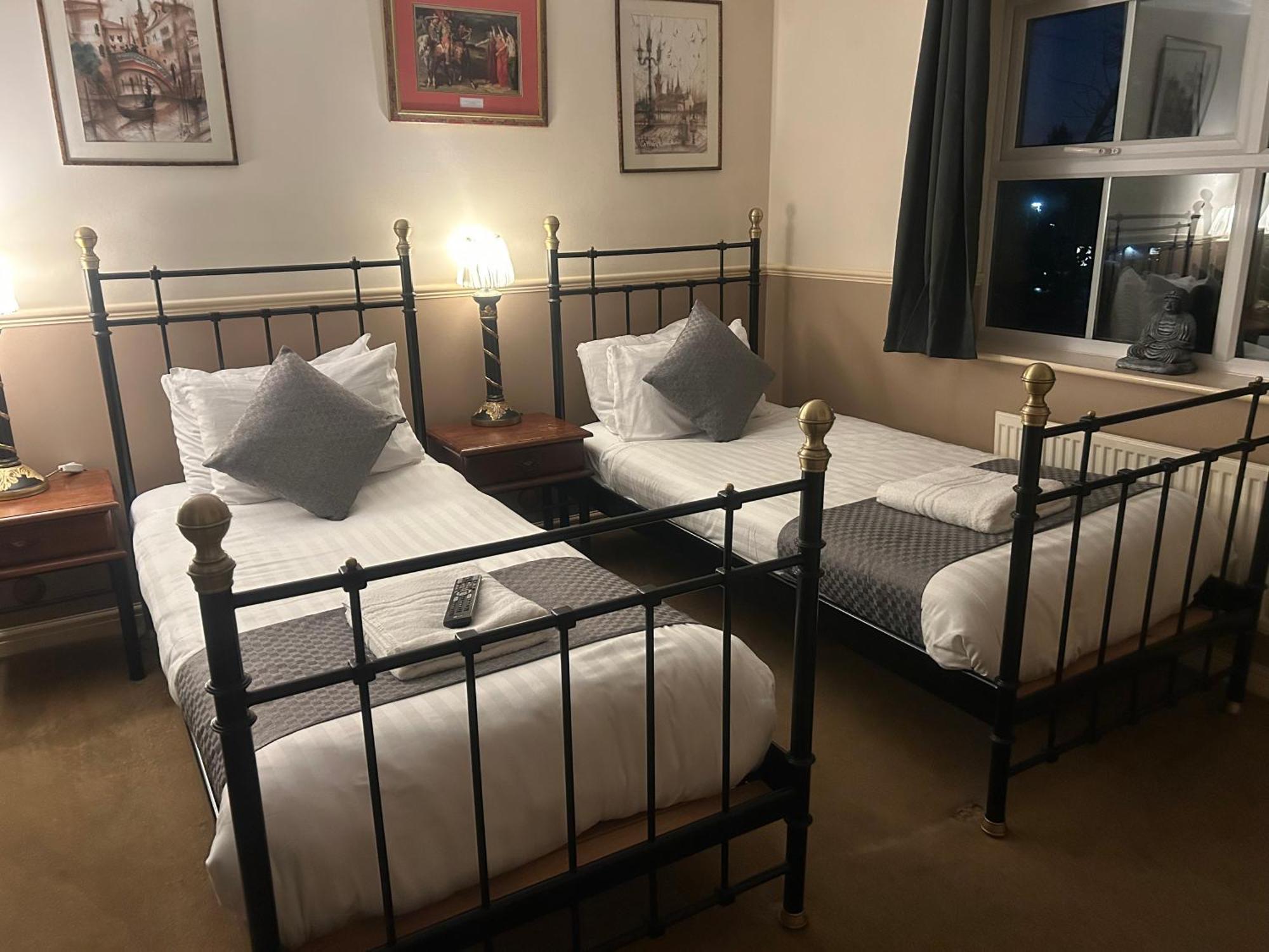 Arden Guest House B&B - Nec Birmingham - Birmingham Airport Bickenhill Esterno foto