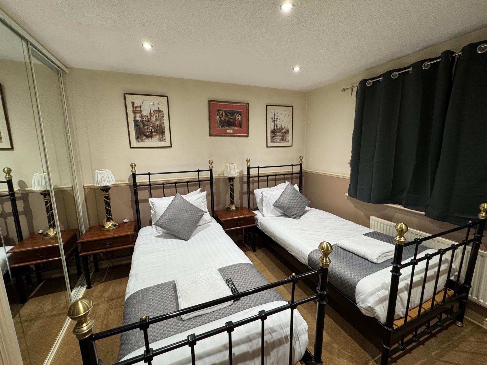 Arden Guest House B&B - Nec Birmingham - Birmingham Airport Bickenhill Esterno foto